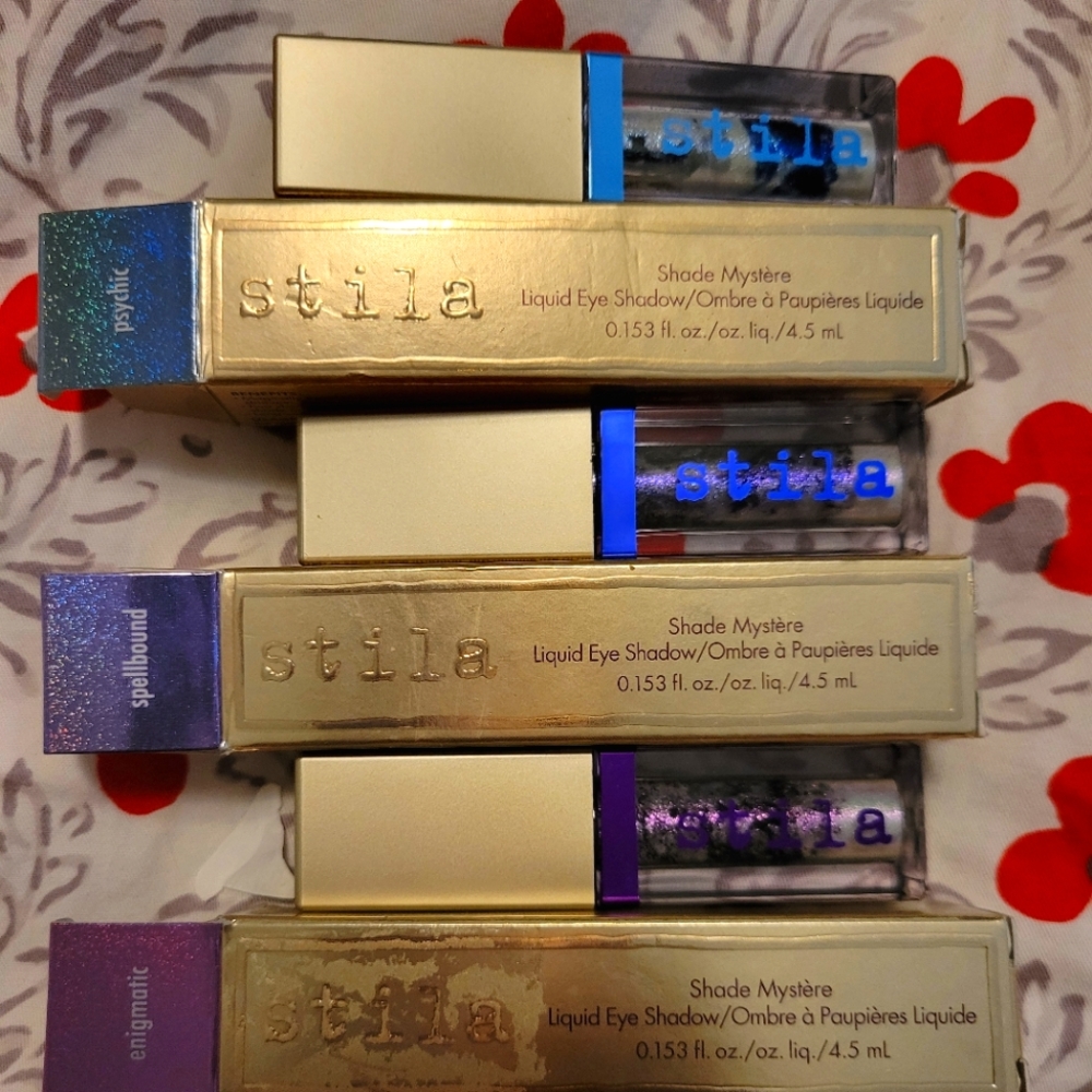 Bundle/ liquid eyeshadow